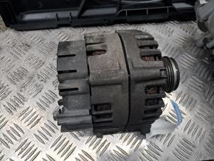 Gebruikte Dynamo Volkswagen Touareg (7PA/PH) 3.0 TDI V6 24V BlueMotion Technology SCR Prijs € 195,00 Margeregeling aangeboden door de Nollen autorecycling