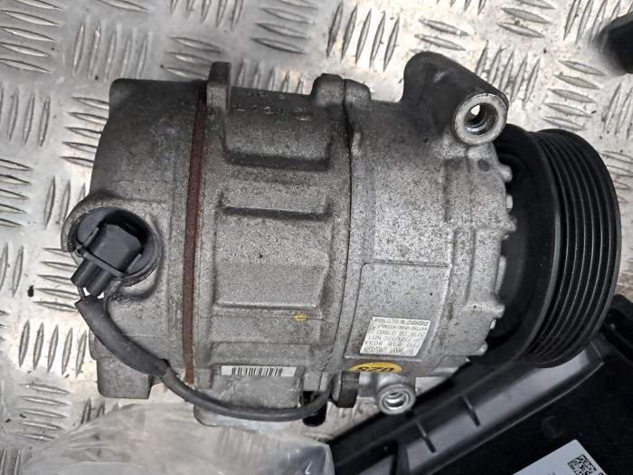 Gebruikte Aircopomp Volkswagen Touareg (7PA/PH) 3.0 TDI V6 24V BlueMotion Technology SCR Prijs € 340,00 Margeregeling aangeboden door autodemontage denollen