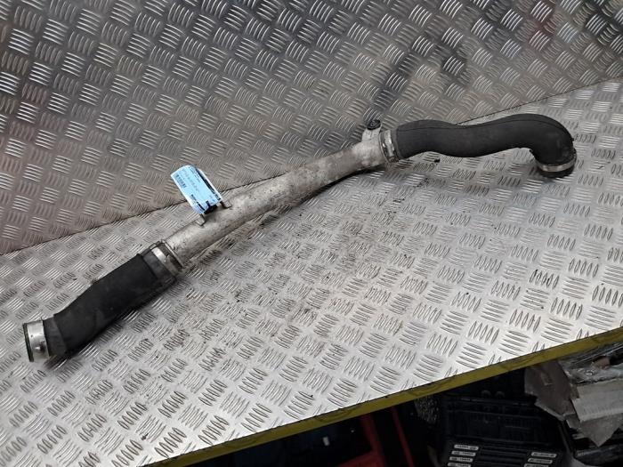 Gebruikte Intercooler Buis Volkswagen Touareg (7PA/PH) 3.0 TDI V6 24V BlueMotion Technology SCR Prijs op aanvraag aangeboden door autodemontage denollen