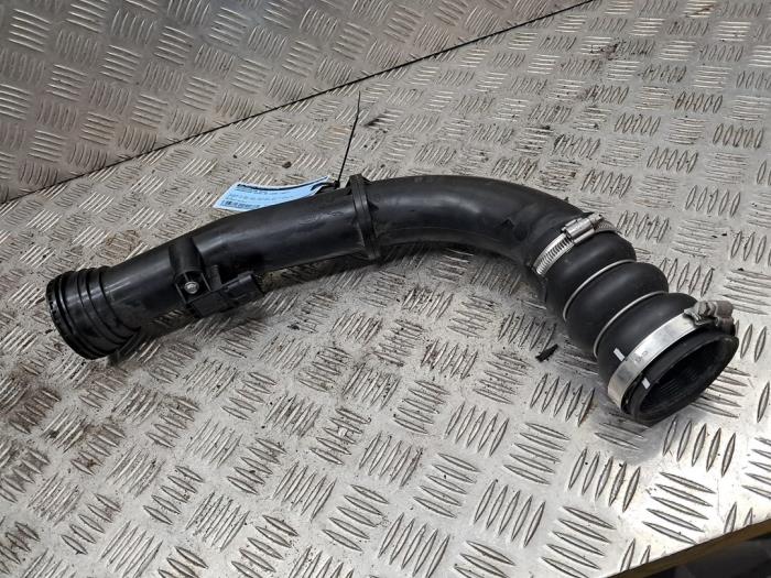 Gebruikte Intercooler Buis Landrover Discovery Sport (LC) 2.0 P200 MHEV 16V AWD Prijs € 75,00 Margeregeling aangeboden door autodemontage denollen