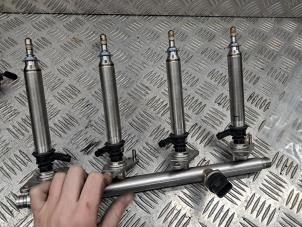 Gebruikte Injector (benzine injectie) Mercedes GLA (156.9) 1.6 180 16V Prijs € 175,00 Margeregeling aangeboden door de Nollen autorecycling