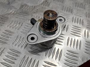 Gebruikte Hogedrukpomp Mercedes GLA (156.9) 1.6 180 16V Prijs € 75,00 Margeregeling aangeboden door de Nollen autorecycling