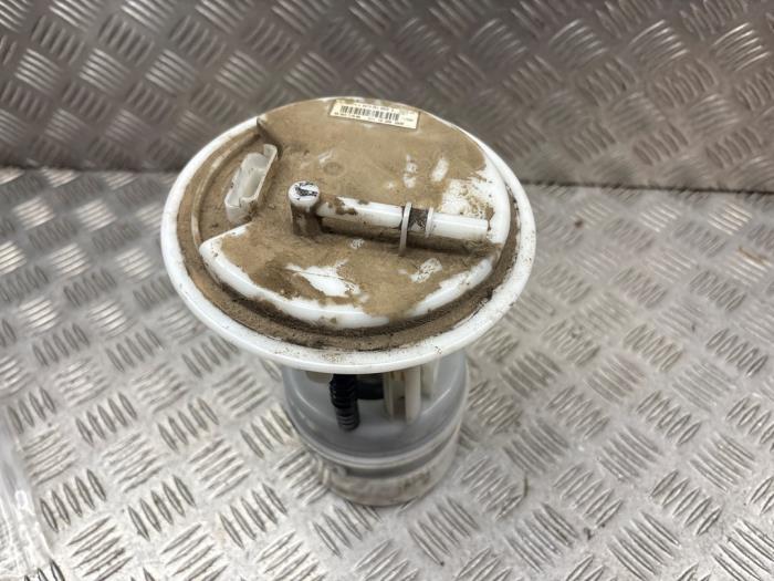 Gebruikte Tank element Pomp Citroen C3 (SC) 1.0 Vti 68 12V Prijs € 40,00 Margeregeling aangeboden door autodemontage denollen