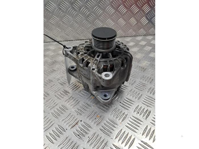 Gebruikte Dynamo Citroen C4 Cactus (0B/0P) 1.2 PureTech 82 12V Prijs € 75,00 Margeregeling aangeboden door autodemontage denollen