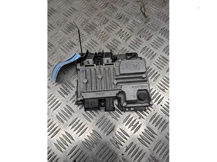 Gebruikte Start/Stop computer Citroen C4 Cactus (0B/0P) 1.2 PureTech 82 12V Prijs € 60,00 Margeregeling aangeboden door autodemontage denollen
