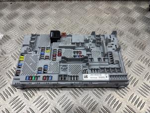 Gebruikte Zekeringkast Landrover Range Rover Velar (LY) Prijs € 75,00 Margeregeling aangeboden door de Nollen autorecycling