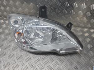 Gebruikte Koplamp rechts Mercedes Vito (639.6) 2.2 113 CDI 16V Euro 5 Prijs € 149,95 Margeregeling aangeboden door de Nollen autorecycling