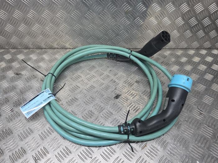 Oplaadkabel elektrische auto van een Renault Zoé (AG) R90 2016