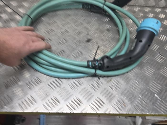 Oplaadkabel elektrische auto van een Renault Zoé (AG) R90 2016