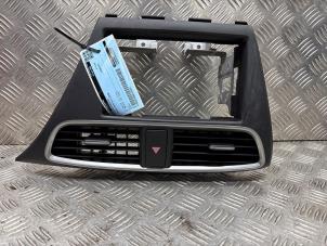 Gebruikte Middenconsoles Honda Civic (FK1/2/3) 1.6 i-DTEC Advanced 16V Prijs € 50,00 Margeregeling aangeboden door de Nollen autorecycling