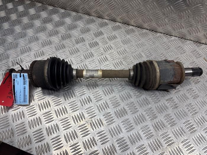 Gebruikte Aandrijfas links-voor Landrover Discovery IV (LAS) 3.0 TD V6 24V Prijs € 150,00 Margeregeling aangeboden door autodemontage denollen