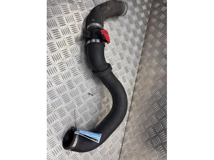 Gebruikte Intercooler Slang Volkswagen Transporter T5 2.0 TDI DRF Prijs € 50,00 Margeregeling aangeboden door autodemontage denollen