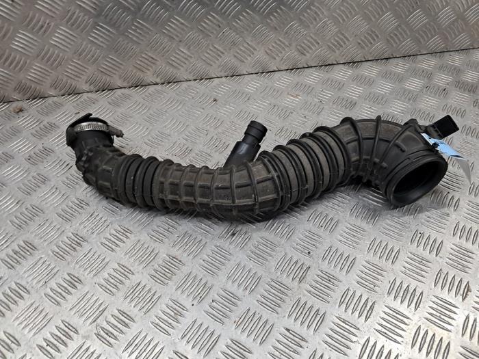 Gebruikte Intercooler Slang Volkswagen Transporter T5 2.0 TDI DRF Prijs € 32,50 Margeregeling aangeboden door autodemontage denollen