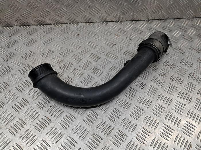 Gebruikte Intercooler Slang Volkswagen Transporter T5 2.0 TDI DRF Prijs € 30,00 Margeregeling aangeboden door autodemontage denollen
