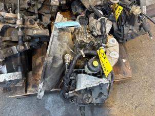 Gebruikte Versnellingsbak Opel Tigra Twin Top 1.4 16V Prijs € 650,00 Margeregeling aangeboden door de Nollen autorecycling