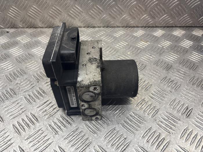 Gebruikte ABS Pomp Mercedes Vito (639.6) 2.2 113 CDI 16V Euro 5 Prijs € 90,00 Margeregeling aangeboden door autodemontage denollen