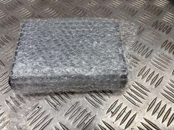 Display Interieur van een Peugeot 2008 (CU) 1.2 Vti 12V PureTech 2018