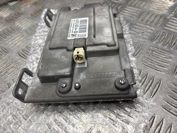 Display Interieur van een Peugeot 2008 (CU) 1.2 Vti 12V PureTech 2018