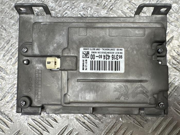 Display Interieur van een Peugeot 2008 (CU) 1.2 Vti 12V PureTech 2018