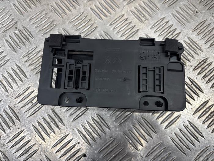 Gebruikte Telefoon Module Peugeot 2008 (CU) 1.2 Vti 12V PureTech Prijs € 49,95 Margeregeling aangeboden door autodemontage denollen