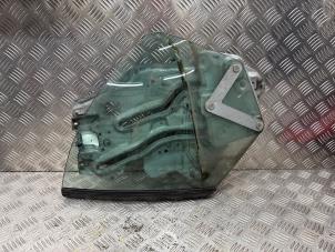 Gebruikte Ruitmechaniek 4Deurs links-achter Peugeot 206 CC (2D) 2.0 16V Prijs € 175,00 Margeregeling aangeboden door de Nollen autorecycling