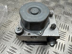 Gebruikte ABS Pomp Renault Captur (2R) 1.5 Energy dCi 110 FAP Prijs € 99,95 Margeregeling aangeboden door de Nollen autorecycling