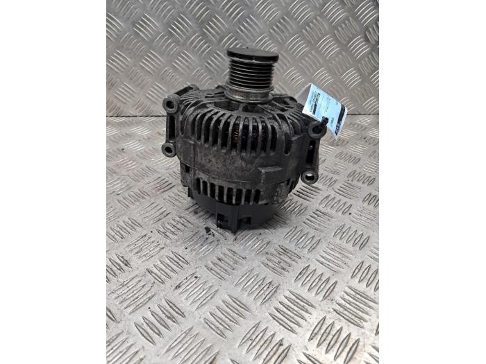 Gebruikte Dynamo Jeep Grand Cherokee (WH/WK) 3.0 CRD V6 24V DPF Prijs € 172,50 Margeregeling aangeboden door autodemontage denollen