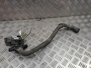 Gebruikte Extra waterpomp Tesla Model S P100D Prijs € 25,00 Margeregeling aangeboden door de Nollen autorecycling