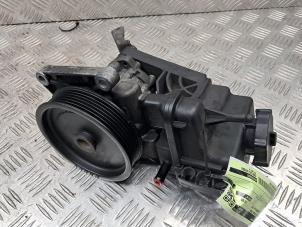 Gebruikte Servopomp Mercedes Sprinter 3t (906.61) 216 CDI 16V Prijs € 80,00 Margeregeling aangeboden door de Nollen autorecycling