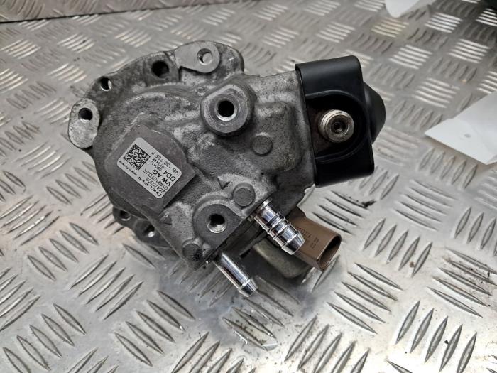 Dieselpomp van een Volkswagen Polo V (6R) 1.4 TDI DPF BlueMotion technology 2015