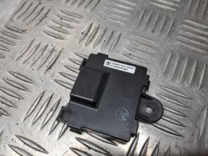 Gebruikte Deur module Tesla Model S P100D Prijs € 45,00 Margeregeling aangeboden door de Nollen autorecycling