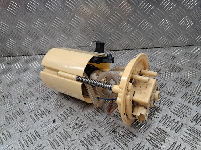 Gebruikte Tank element Pomp Opel Corsa E 1.3 CDTi 16V ecoFLEX Prijs € 49,95 Margeregeling aangeboden door autodemontage denollen