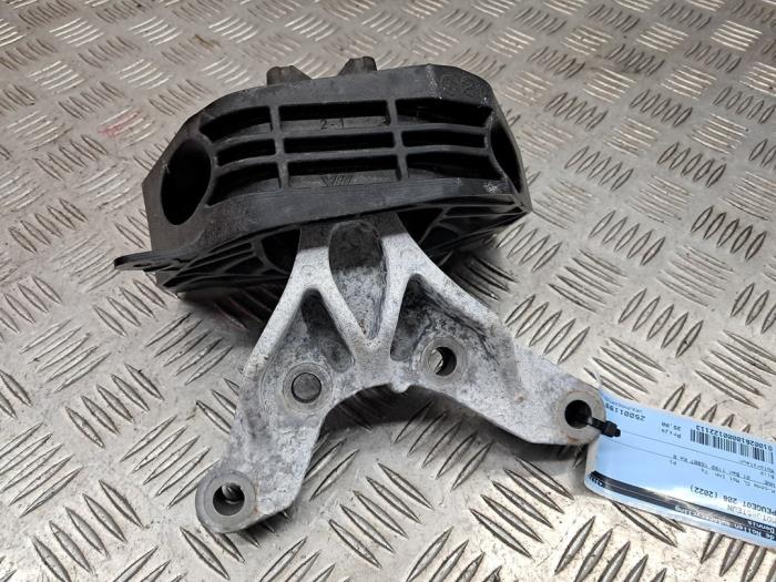 Gebruikte Motorrubber Peugeot 208 II (UB/UH/UP) 1.2 Vti 12V PureTech 100 Prijs € 35,00 Margeregeling aangeboden door autodemontage denollen