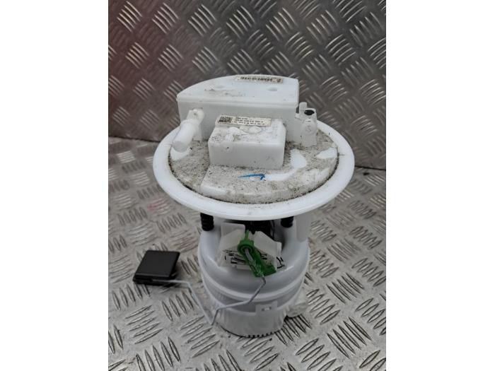 Gebruikte Tank element Pomp Peugeot 208 II (UB/UH/UP) 1.2 Vti 12V PureTech 100 Prijs € 98,95 Margeregeling aangeboden door autodemontage denollen