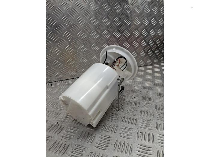 Gebruikte Tank element Pomp Opel Corsa D 1.4 16V Twinport Prijs € 50,00 Margeregeling aangeboden door autodemontage denollen