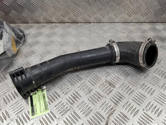 Gebruikte Intercooler Slang Volkswagen Crafter (SY) 2.0 TDI FWD Prijs € 40,00 Margeregeling aangeboden door autodemontage denollen