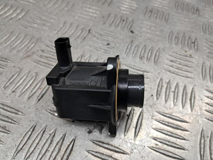 Gebruikte G-lader Mercedes A (177.0) 1.3 A-200 Turbo 16V Prijs € 20,00 Margeregeling aangeboden door autodemontage denollen
