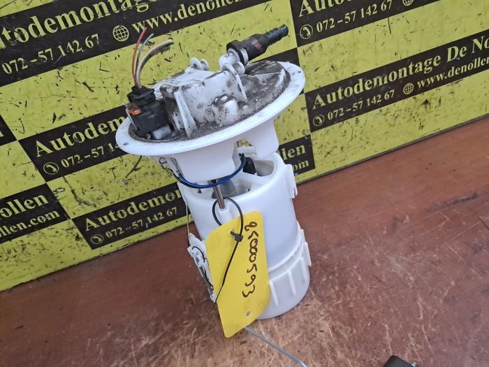 Gebruikte Tank element Pomp Peugeot 208 I (CA/CC/CK/CL) 1.2 Vti 12V PureTech Prijs € 39,99 Margeregeling aangeboden door autodemontage denollen