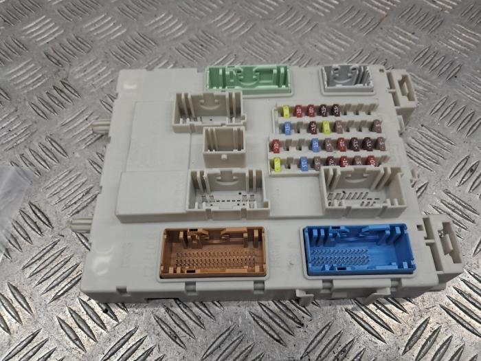 Gebruikte Bodycontrol Module Volvo V40 (MV) 2.0 D4 16V Prijs € 100,00 Margeregeling aangeboden door autodemontage denollen