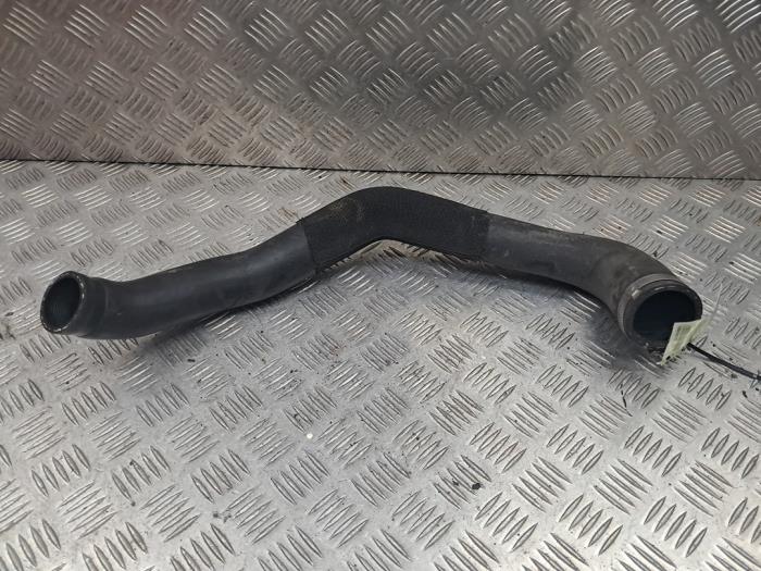 Gebruikte Intercooler Slang Ford Fiesta 7 1.0 EcoBoost 12V 100 Prijs € 49,00 Margeregeling aangeboden door autodemontage denollen