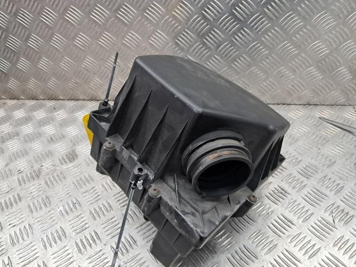 Gebruikte Luchtfilterhuis Opel Corsa E 1.4 16V Prijs € 40,00 Margeregeling aangeboden door autodemontage denollen