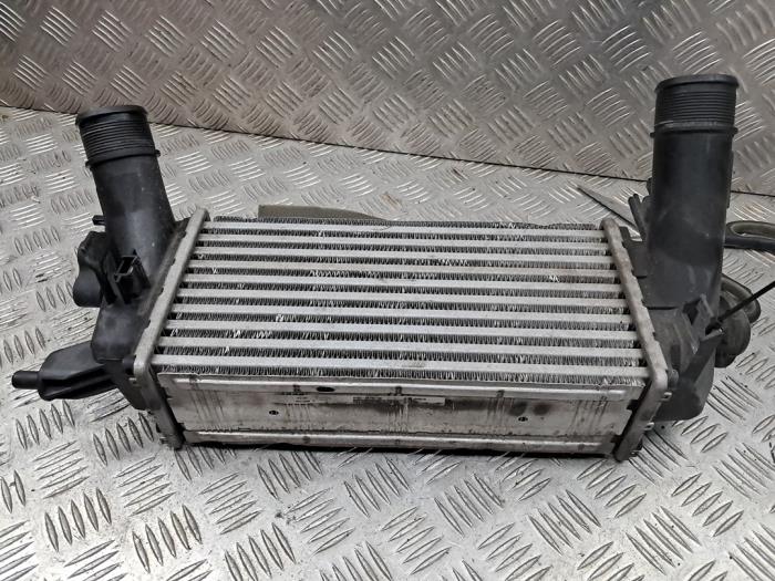 Gebruikte Intercooler Ford Fiesta 7 1.0 EcoBoost 12V 100 Prijs € 45,00 Margeregeling aangeboden door autodemontage denollen
