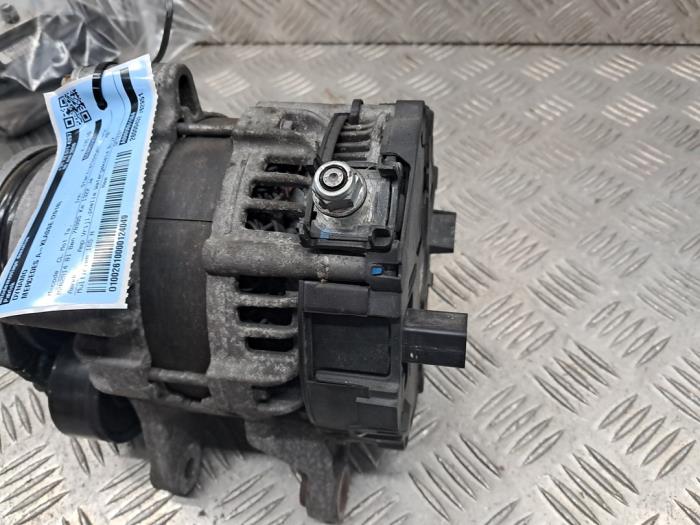 Dynamo van een Mercedes-Benz A (177.0) 1.3 A-180 Turbo 16V 2018