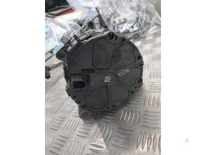 Dynamo van een Mercedes-Benz A (177.0) 1.3 A-180 Turbo 16V 2018