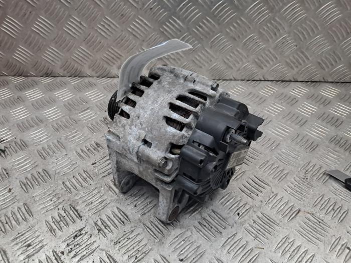 Gebruikte Dynamo Renault Scénic III (JZ) 1.2 16V TCe 115 Energy Prijs € 72,50 Margeregeling aangeboden door autodemontage denollen
