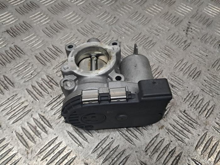 Gebruikte Gasklephuis Mercedes A (177.0) 1.3 A-200 Turbo 16V Prijs € 34,99 Margeregeling aangeboden door autodemontage denollen