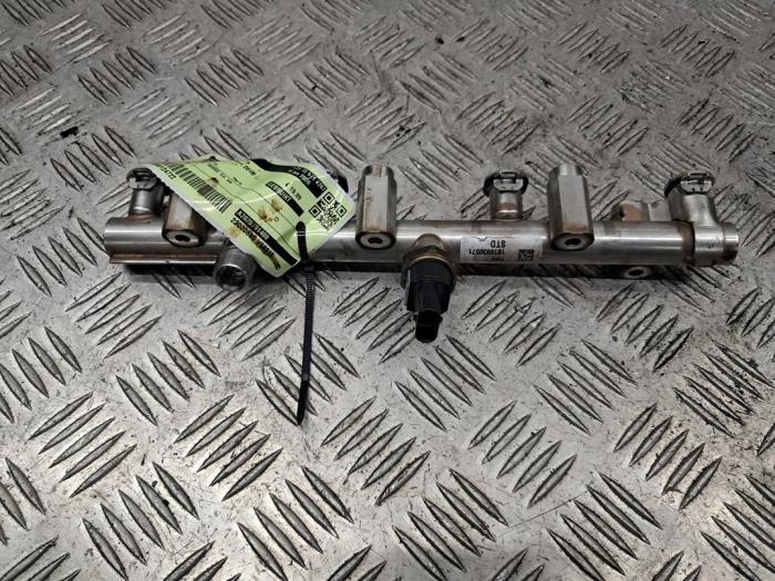 Gebruikte Injector brug Mercedes A (177.0) 1.3 A-200 Turbo 16V Prijs € 19,99 Margeregeling aangeboden door autodemontage denollen