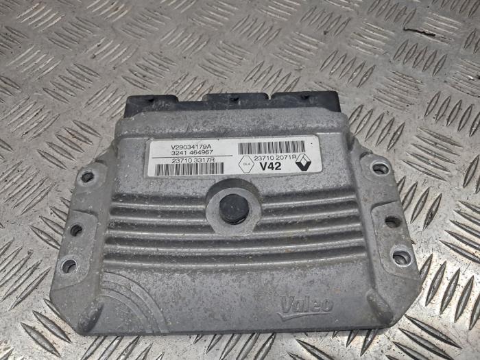 Gebruikte Computer Motormanagement Renault Clio IV (5R) 1.2 16V Prijs € 240,00 Margeregeling aangeboden door autodemontage denollen