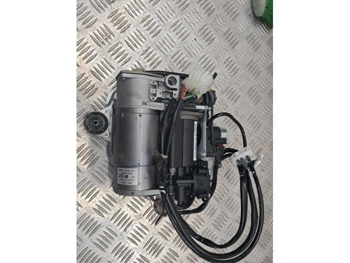 Gebruikte Compressor BMW X5 (E53) 4.4 V8 32V Prijs € 225,00 Margeregeling aangeboden door autodemontage denollen