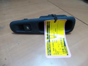 Gebruikte Ruit schakelaar elektrisch Peugeot 5008 Prijs € 35,00 Margeregeling aangeboden door de Nollen autorecycling